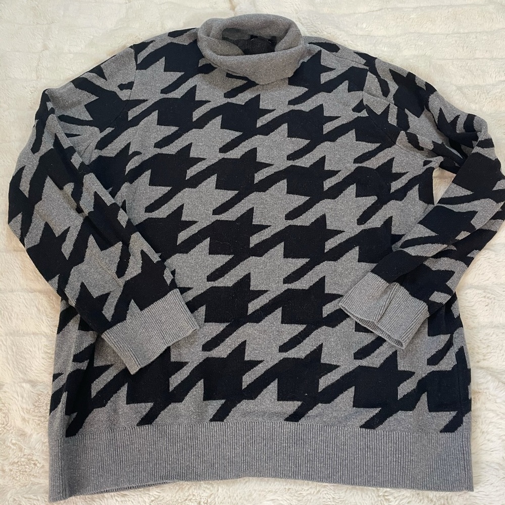 Ann Taylor Factory Houndstooth turtleneck